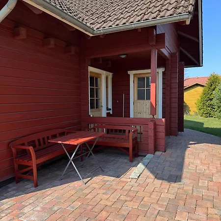 Finnische Blockhaeuser